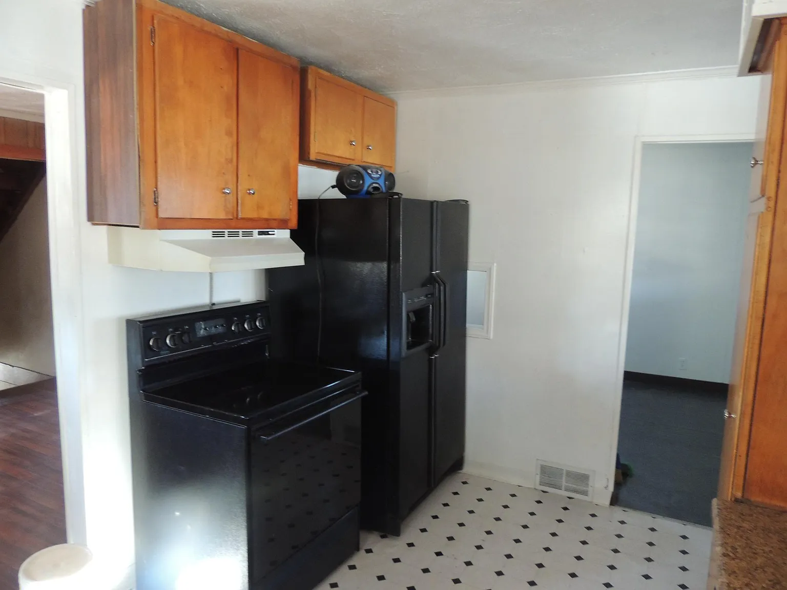 2 bed, $925 — Photo 2