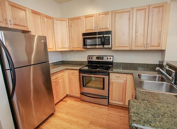 3rd image of 1333 W Broad St #U314