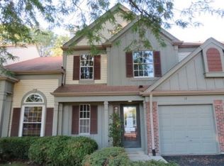 12 Peach Tree Ln, Westmont, IL 60559