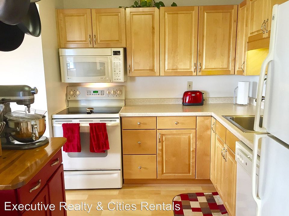 1st image of 78 10th St E Unit 3001
