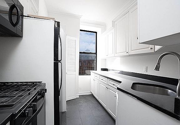 2nd image of 537 Lenox Ave #9