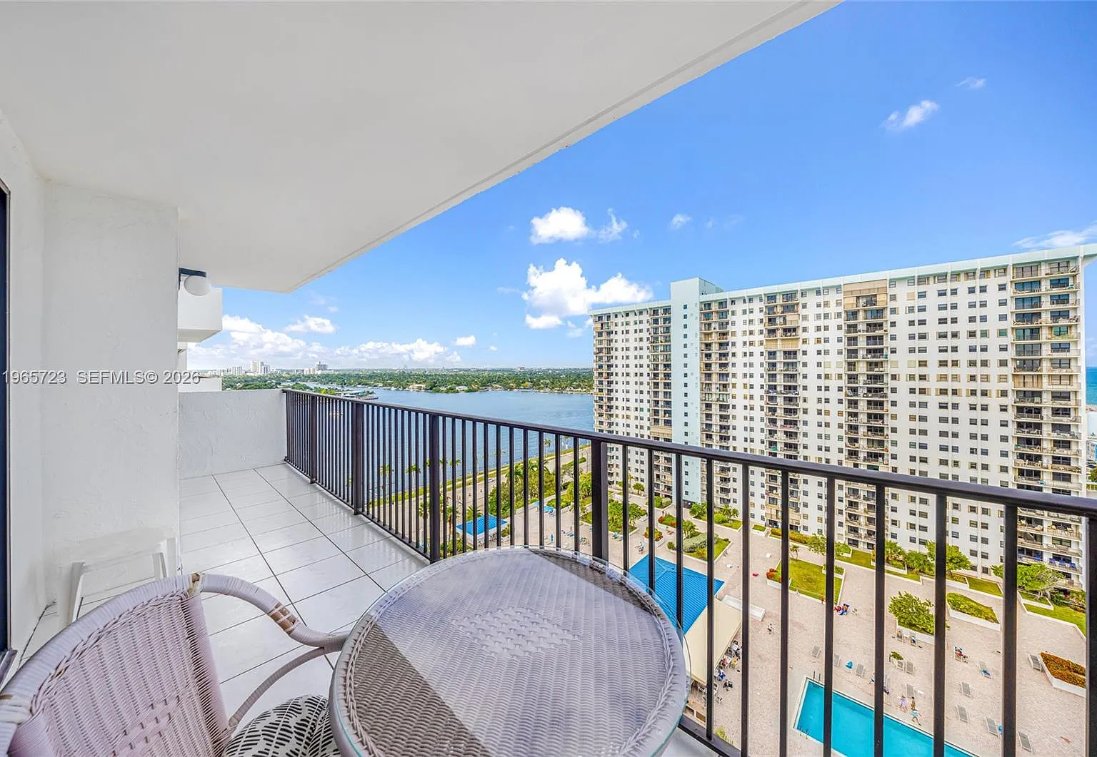 Summit Condo — Photo 3