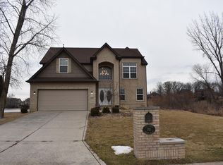 792 Cirque Dr, Crown Point, IN 46307