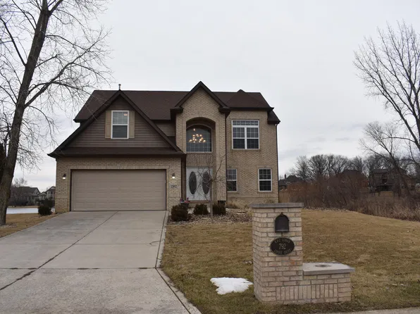792 Cirque Dr, Crown Point, IN 46307