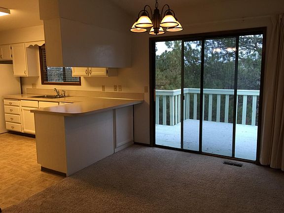 Dining to Kitchen