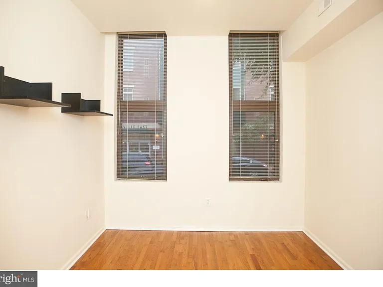 1531 Poplar St #1 — Photo 11