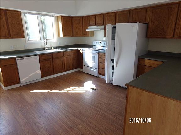 4th image of 5561 Holden Dr
