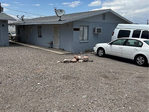 2nd image of 211 PALM Avenue