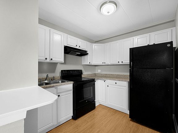 4th image of 2035 W Granville Ave APT 504