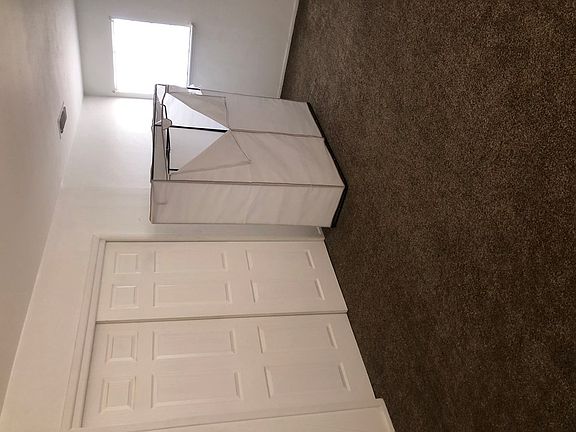 5th image of 907 Snyder St
