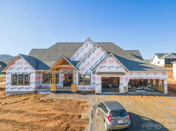 744 Daniel Circle Dr #85, Mills River, NC 28759