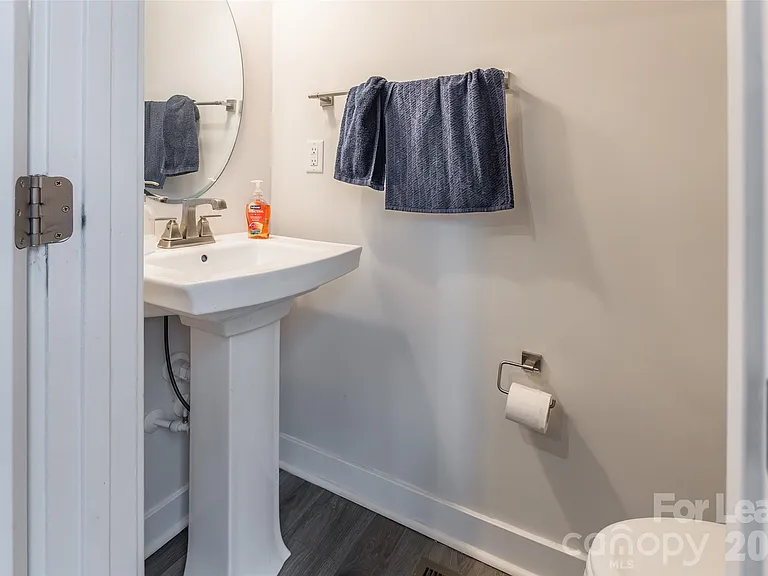 924 Broad River Ln — Photo 28