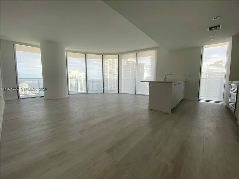 45 SW 9th St #3703 — Photo 3