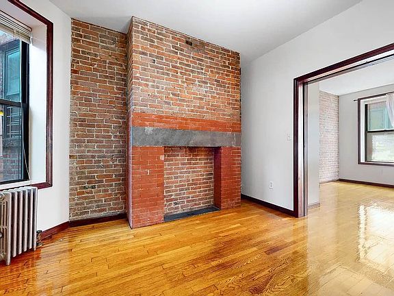 4th image of 2415 2nd Ave #4C
