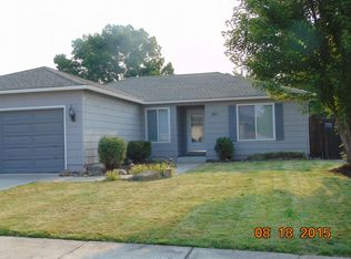 3810 Arrowhead Dr, Medford, OR 97504