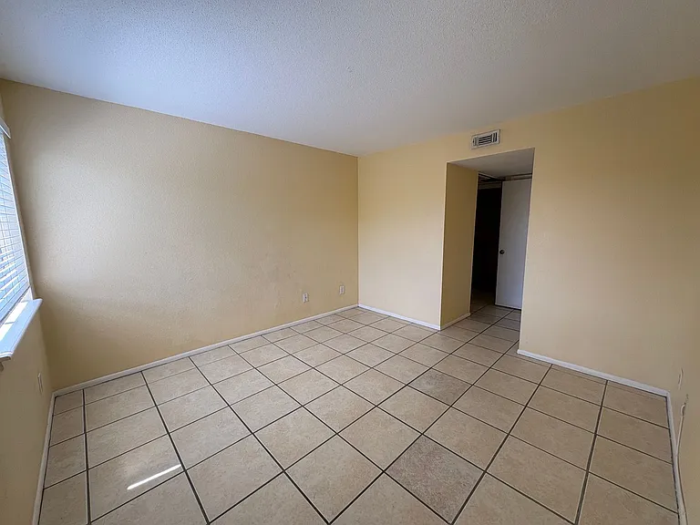2905 Winkler Ave #719 — Photo 10