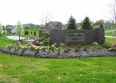 1st image of Honeychuck Ln