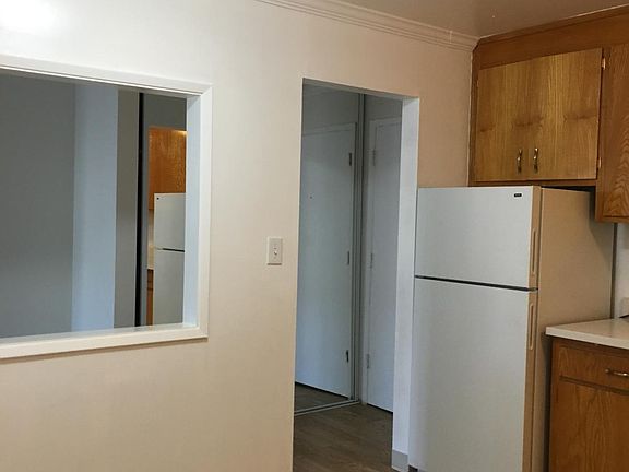 3rd image of 532 Bancroft Ave #309