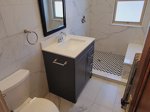 4th image of 1419 W 110th St APT 6