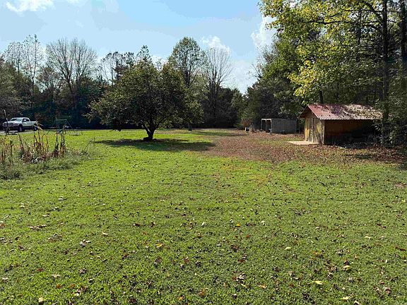 4th image of 220 Smith Rd