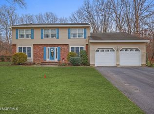 12 Rimwood Ln, Howell, NJ 07731