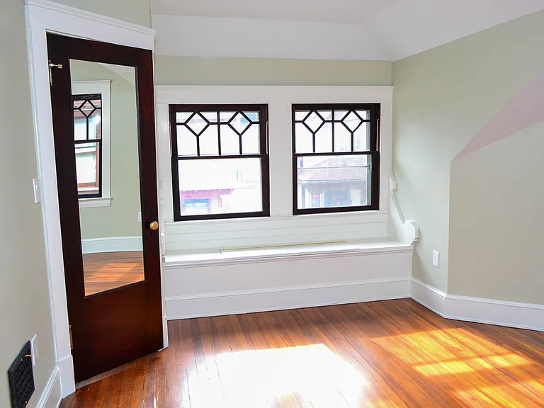 9909 Newton Ave — Photo 11