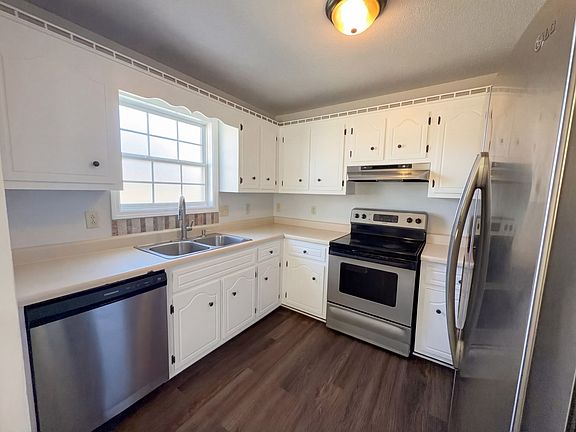 2nd image of 1690 Sparkleberry Dr