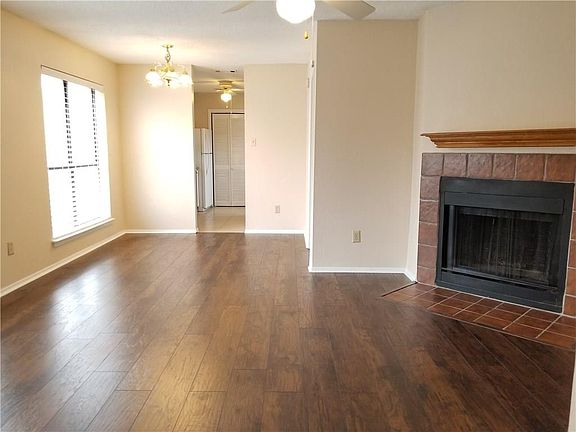 3rd image of 1809 W Spring Creek Pkwy #1