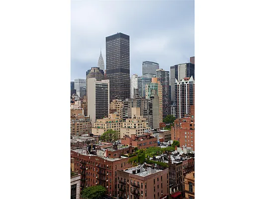 Sold by Douglas Elliman | media 21