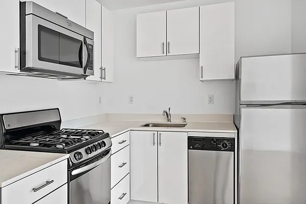 Rented by Glenmark Realty | media 1