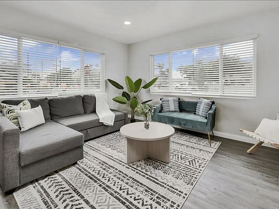 2nd image of 207 30th St