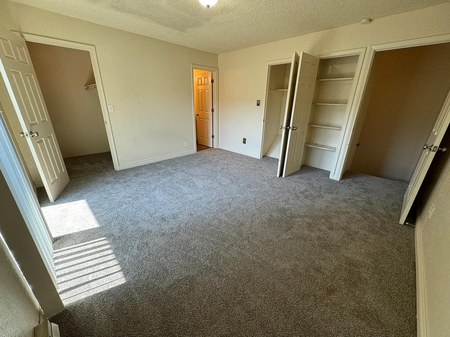 1 bed, 1.5 bath, 680 sqft, $1,500 — Photo 4
