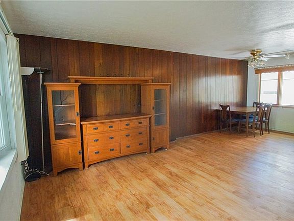 4th image of 267 Shelton Blvd
