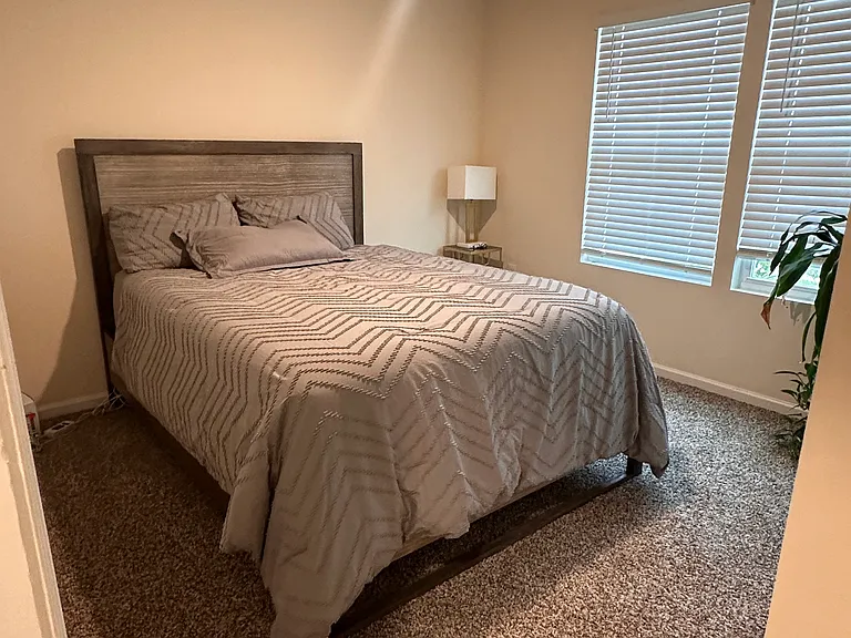 2706 Oak Stream Dr — Photo 2