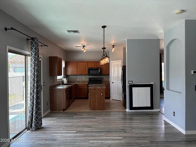 9226 N 182nd Dr — Photo 12