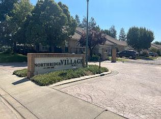 359 Village Dr, Dinuba, CA