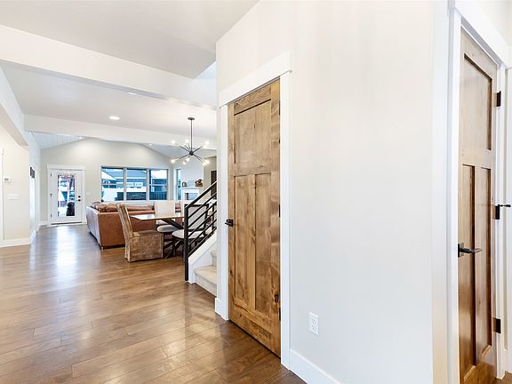 4th image of 5890 Archer Dr