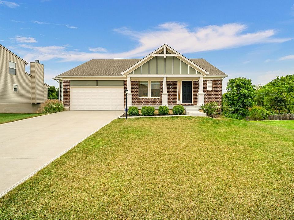 1st image of 440 Kingston Cir