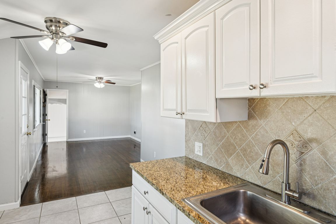 next background image