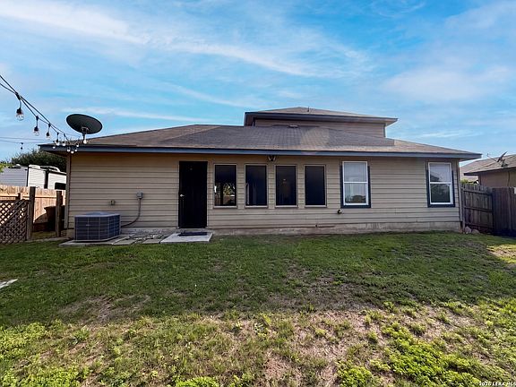 5th image of 1108 WIND HAVEN DR