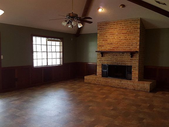 4th image of 1034 Claire Dr