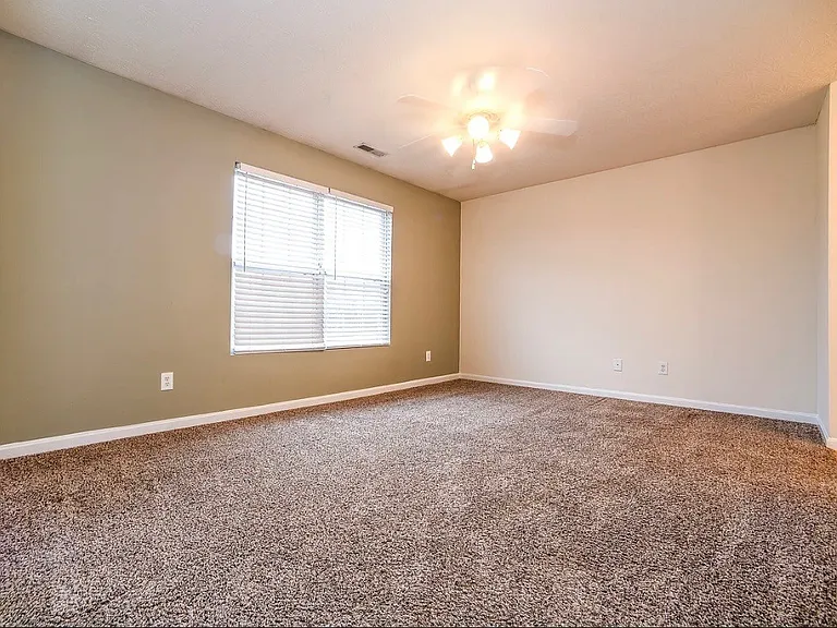 Cardinal Creek Apartments — Photo 10