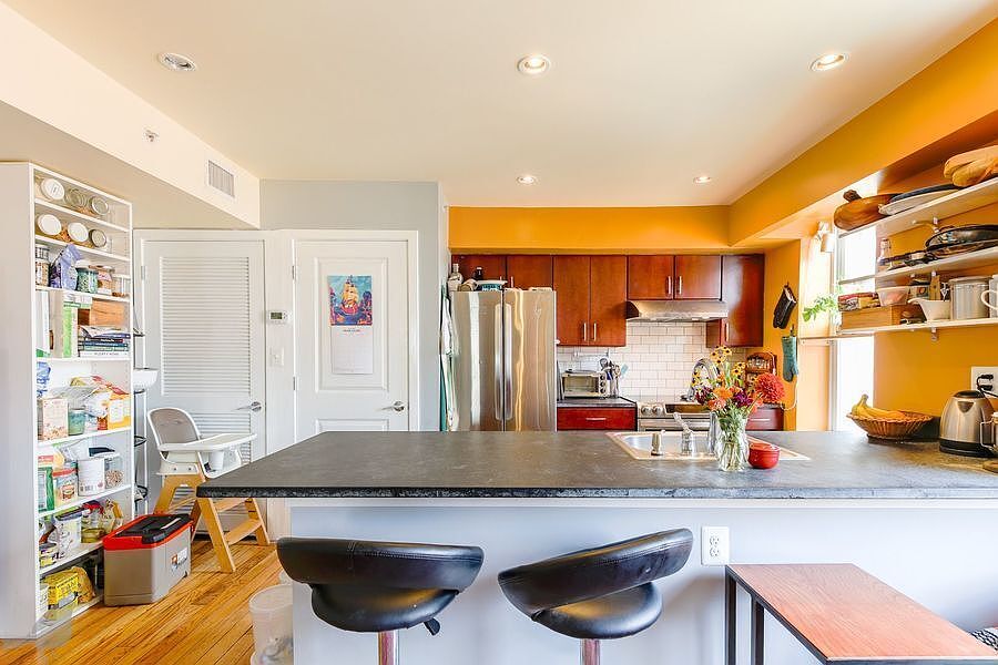 1st image of 420 16th St SE APT 207