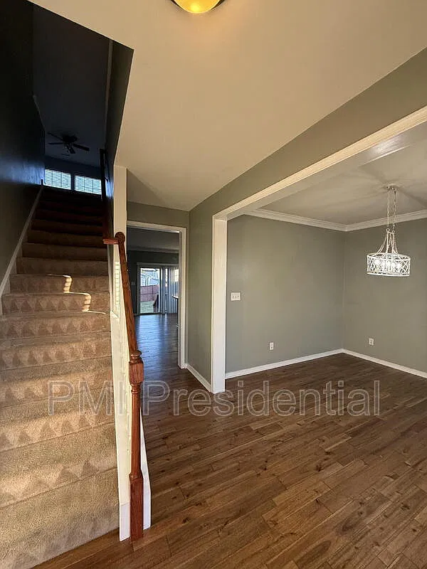 4 bed, 3.0 bath, 2289 sqft, $3,100 — Photo 2