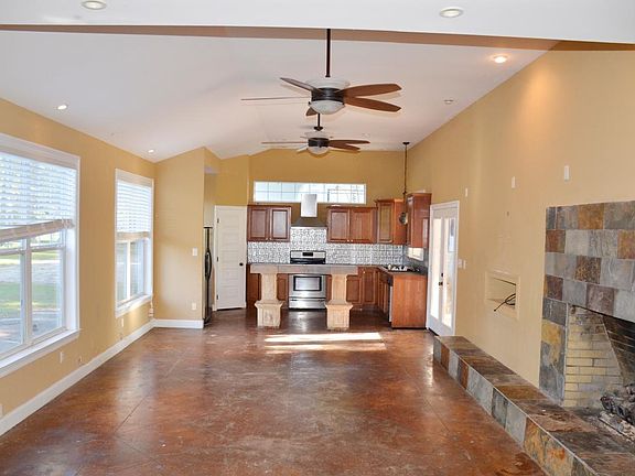 Open Floor Plan Kichen/Living room