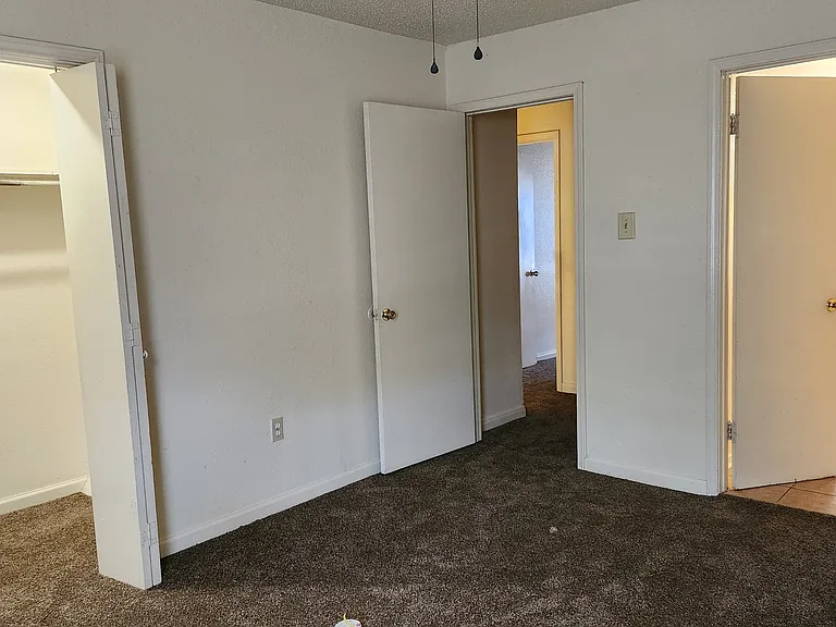 1625 Cooper Rd #D — Photo 3
