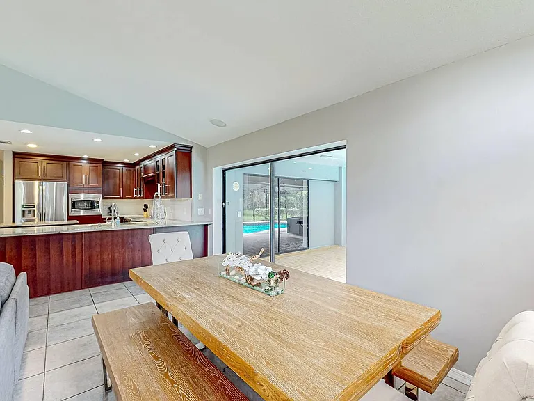16004 Amberly Dr — Photo 12