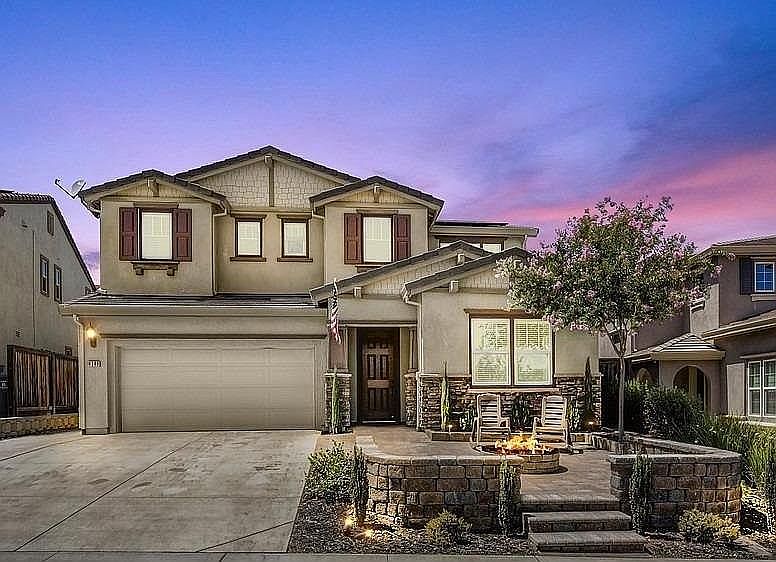 1st image of 6390 Sporran Ct