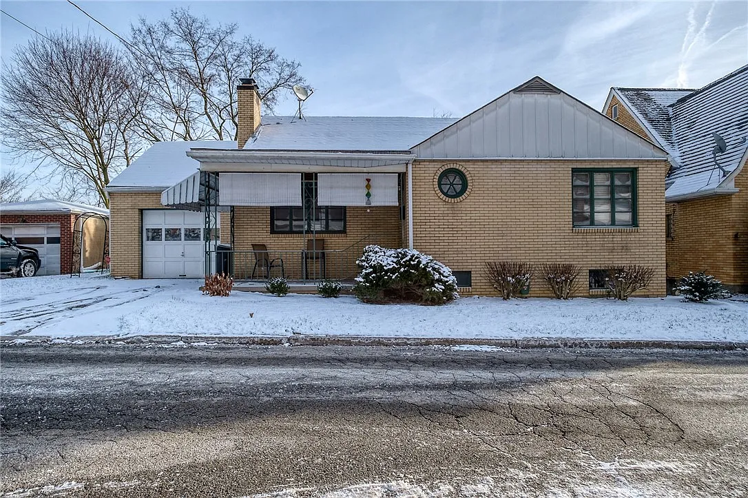 418 Marion St photo 1