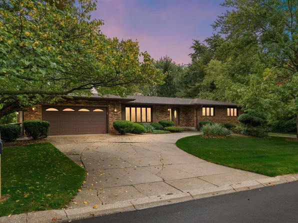 4204 Victoria Dr, Valparaiso, IN 46383